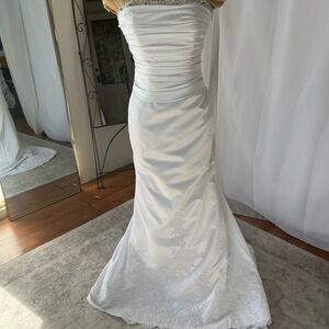 DaVinci White wedding gown with sequins